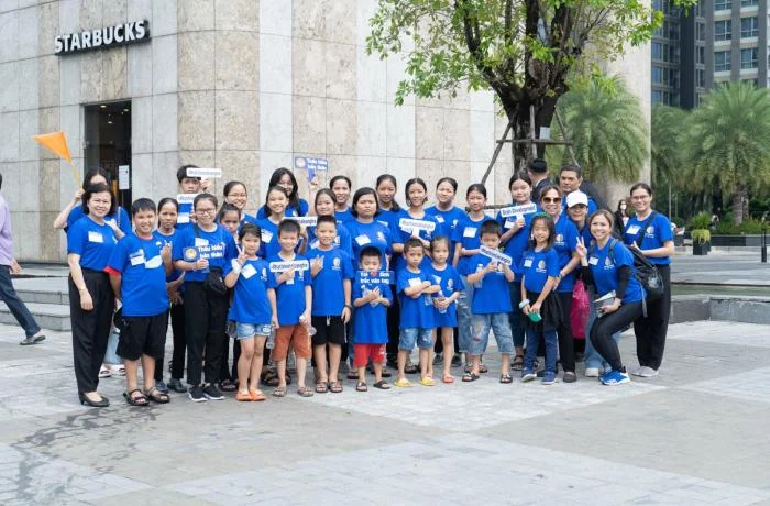 Hoạt Động Thiện Nguyện Của Công Ty CP Phát Triển Tài Năng Trẻ: Mang Niềm Vui Đến Các Em Mồ Côi, Khuyết Tật