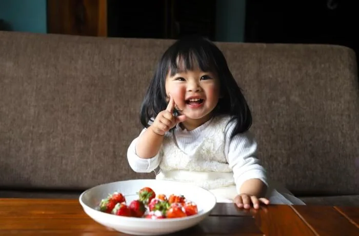 🥣🍭 ĐỒ ĂN NHANH, SỮA NGỌT – “THỦ PHẠM” CẮT ĐỨT VÒNG TRÒN VÀNG CỦA TRẺ.