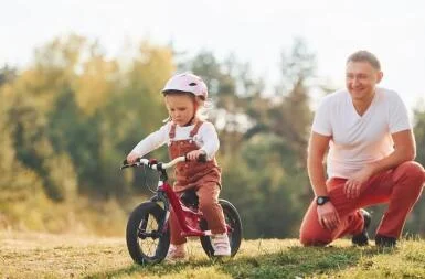🌾 KHI CON HỌC KỸ NĂNG MỚI, XIN BỐ MẸ ĐỪNG ĐẾM BẰNG NGÀY – HÃY ĐỢI BẰNG TÌNH YÊU! (Tâm sự của một đứa trẻ đang học kỹ năng mới ^^)