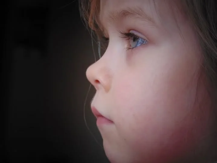💔 MỘT CÂU CHUYỆN NHỎ… ĐỂ NGƯỜI LỚN HỌC CÁCH NÓI VỚI TRẺ.